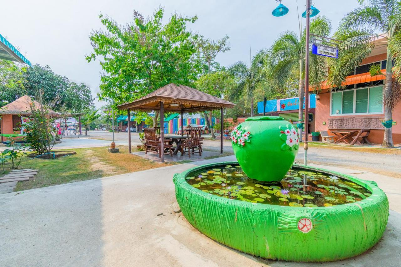 Oyo 712 Baandin Resort Phetchaburi Exterior foto