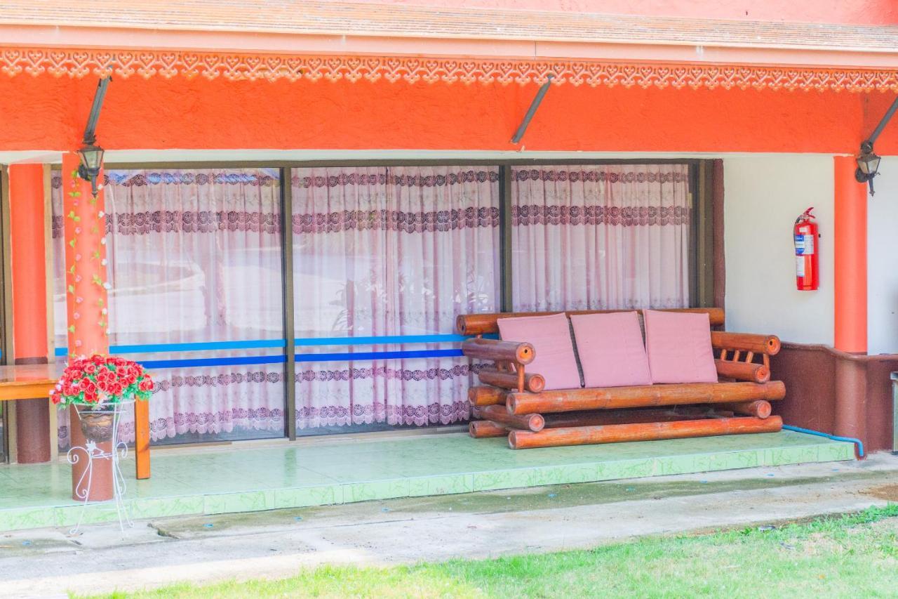 Oyo 712 Baandin Resort Phetchaburi Exterior foto